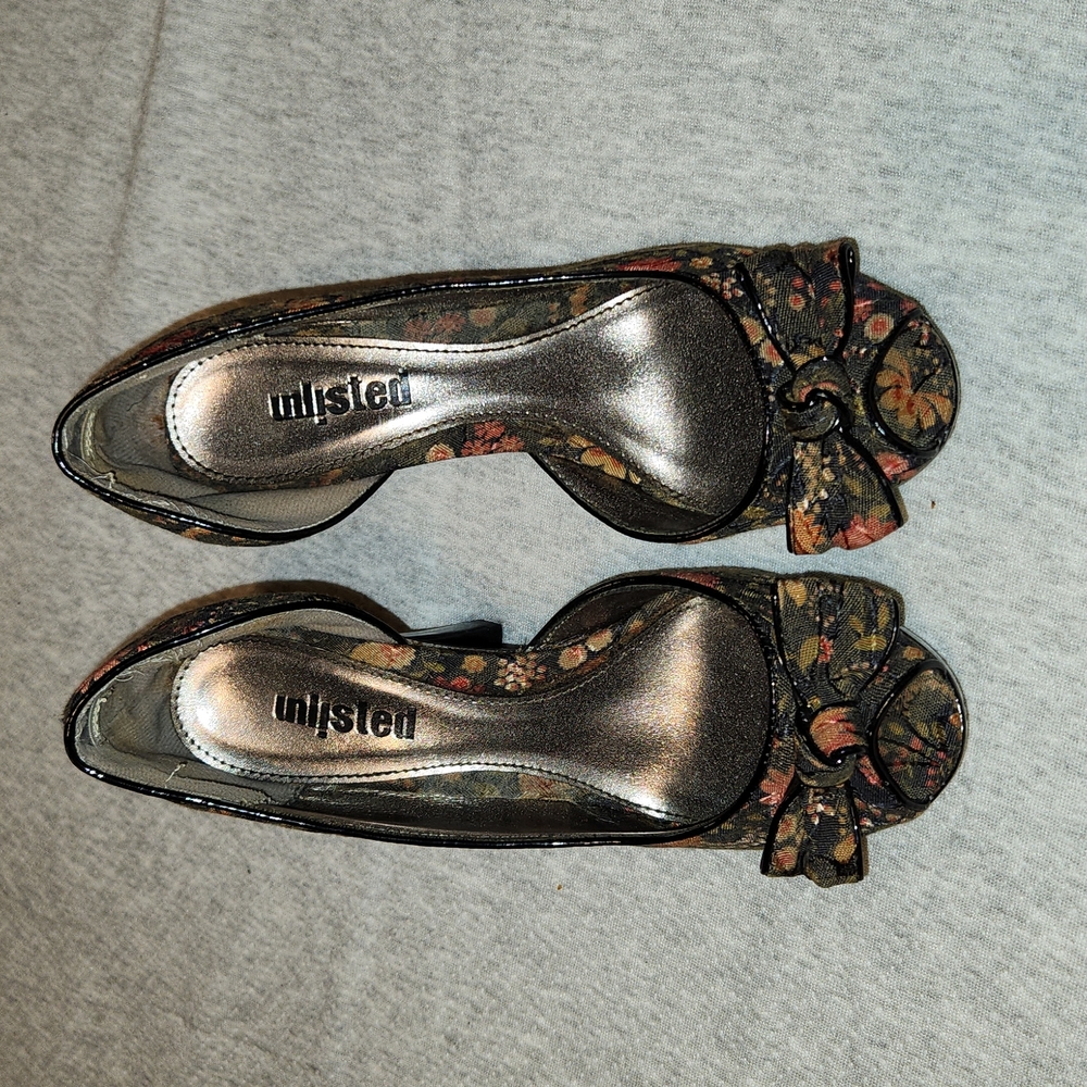 Unlisted flowered print high heels